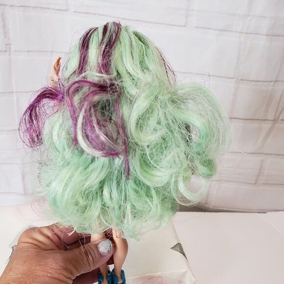 Ever After High Madeline Hatter Fully Articulated Doll Mattel Dressed with Shoes - Picture 3 of 6